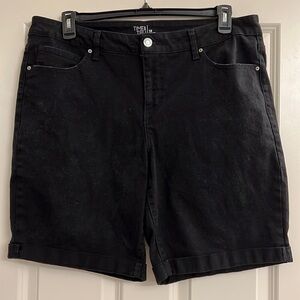 Time and Tru ladies shorts